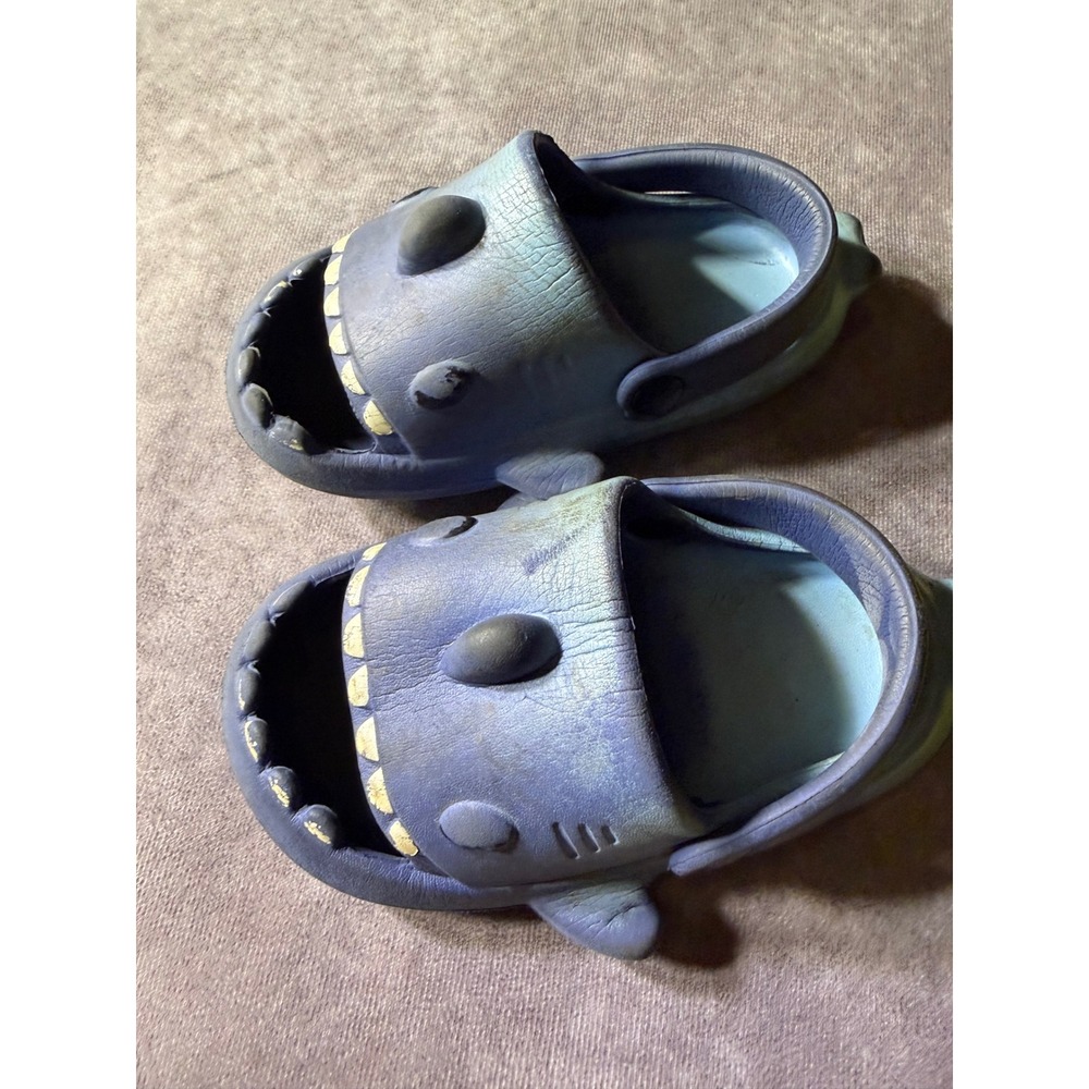 Swiggles Toddler Shark Clogs Blue Slip On Water Shoes Size S 5/6